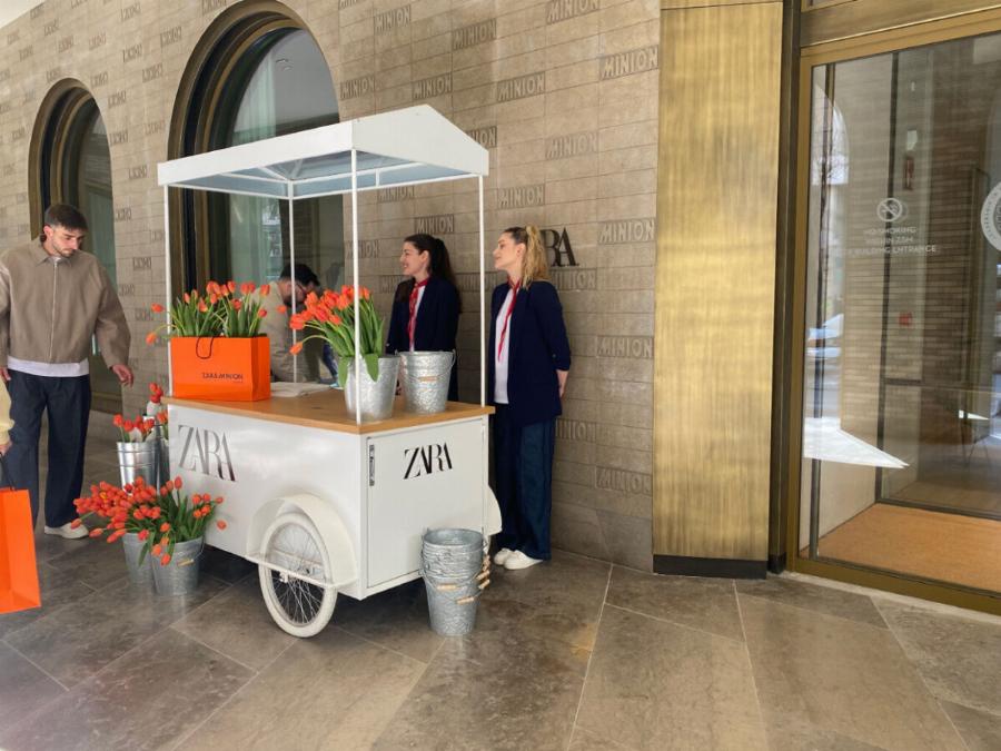 Εντυπωσιασμένη όλη η Αθήνα με το Zara των 6.000 τ.μ. – Εικόνες και βίντεο από το ιστορικό Μινιόν που άνοιξε ξανά 20 χρόνια μετά