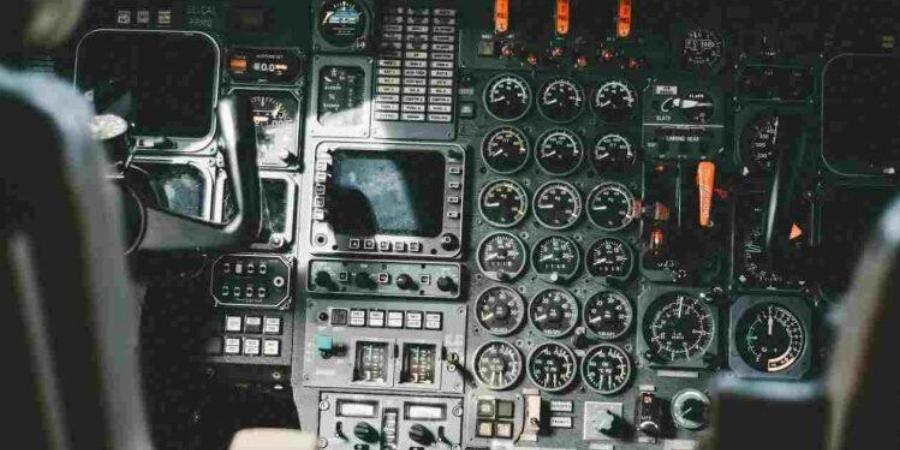 Αεροπορική Tpαγωδiα: H απόφαση του πιλότου να αφήσει τα παιδιά του στο πιλοτήριο οδήγησε σε σuvτpιBή