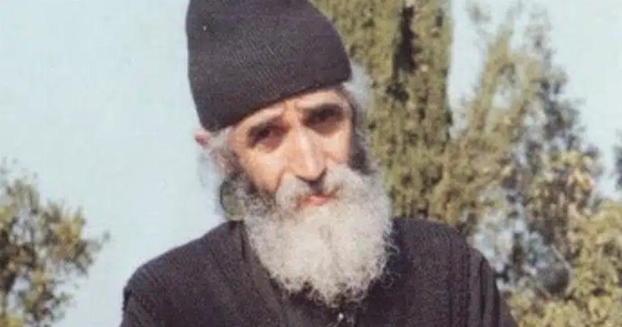 ΆΓΙΟΣ ΠΑΪΣΙΟΣ: Τι να κάνετε όταν ο Θεός δεν ακούει την προσευχή σας