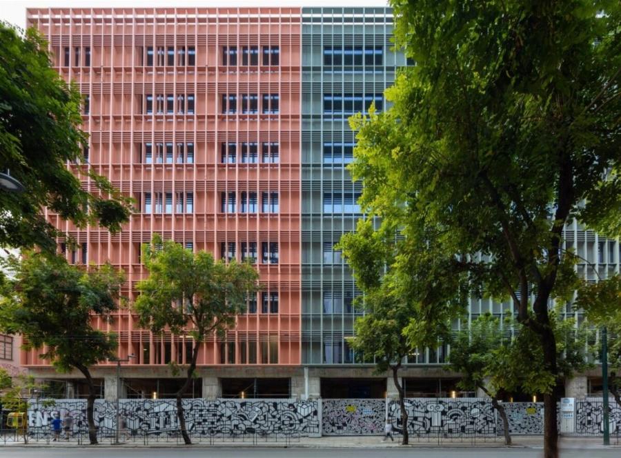 Εντυπωσιασμένη όλη η Αθήνα με το Zara των 6.000 τ.μ. – Εικόνες και βίντεο από το ιστορικό Μινιόν που άνοιξε ξανά 20 χρόνια μετά