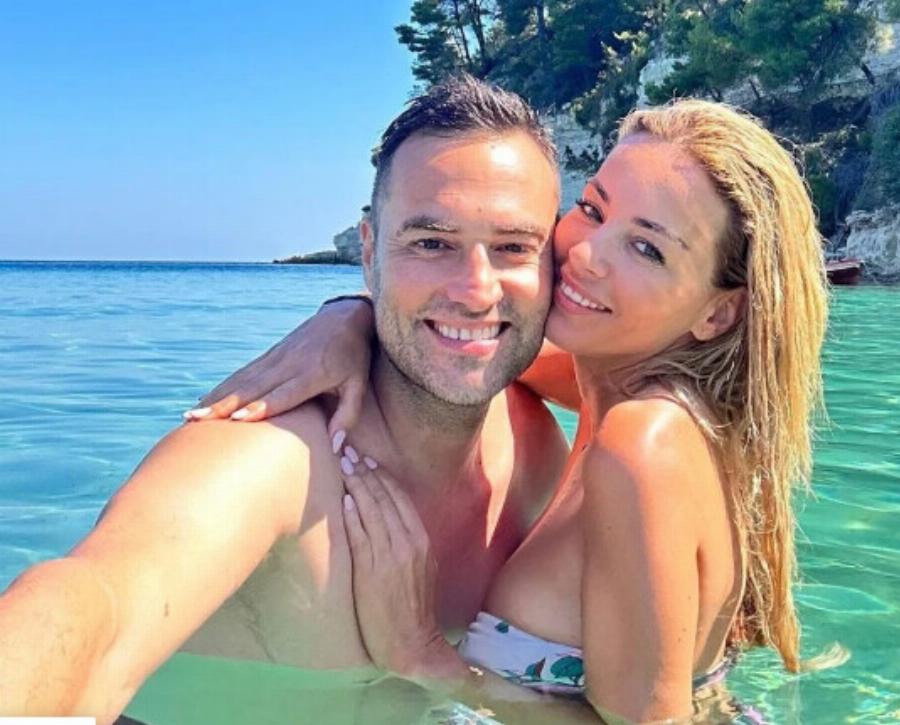 Νέα «Bóμβα» στη σοουμπιζ: Χώρισε πασίγνωστος Έλληνας – Τον βλέπουμε κάθε μέρα στην τηλεόραση σε πρωινή εκπομπή