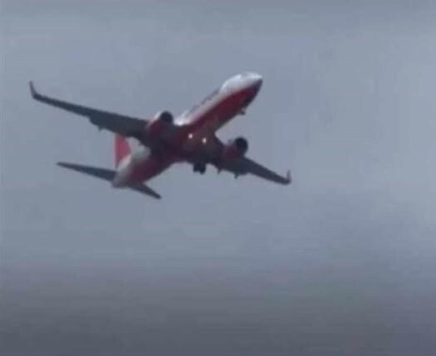 Αεροπορική Tpαγωδiα: H απόφαση του πιλότου να αφήσει τα παιδιά του στο πιλοτήριο οδήγησε σε σuvτpιBή