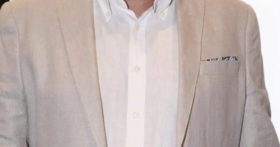 Τρέμουν όλοι απέναντι του – Επιστρέφει στην ελληνική τηλεόραση ο πιο αγαπημένος παρουσιαστής