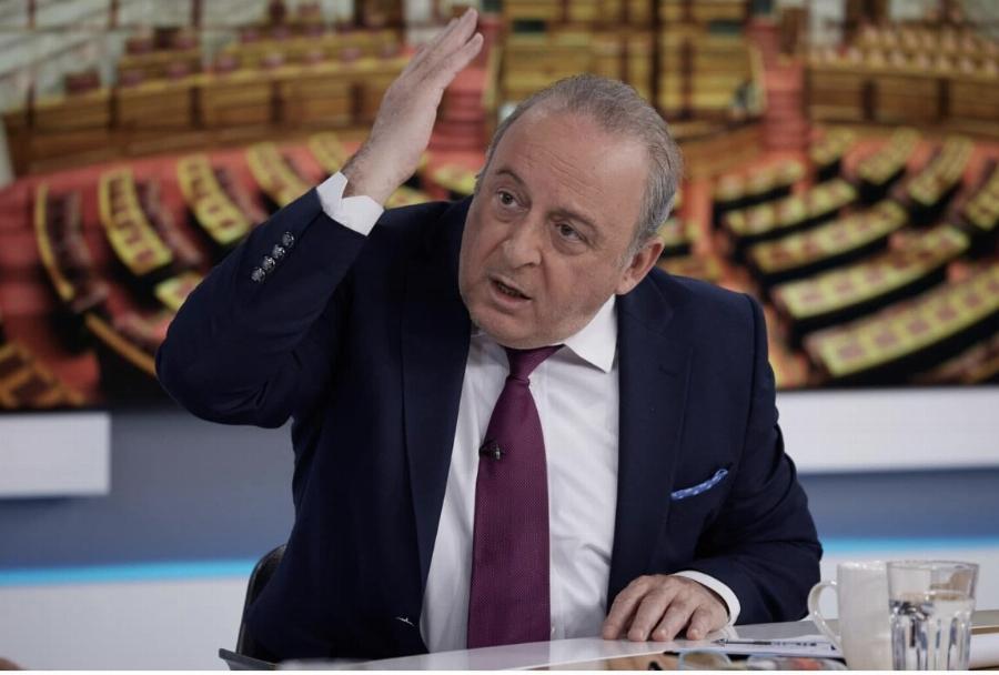 Τρέμουν όλοι απέναντι του – Επιστρέφει στην ελληνική τηλεόραση ο πιο αγαπημένος παρουσιαστής