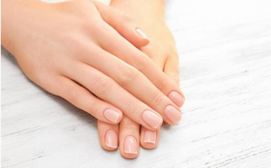 «Συναγερμός» από δερματολόγους: Η γραμμή στα νύχια που υποδεικνύει μια σπάνια μορφή καρκίνου