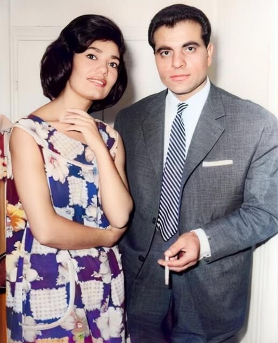 Η μοναδική φώτο από τον μυστικό γάμο Καζαντζίδη – Μαρινέλλας, οι κουμπάροι Χιώτης – Λίντα, οι ελάχιστοι που πήραν προσκλητήριο