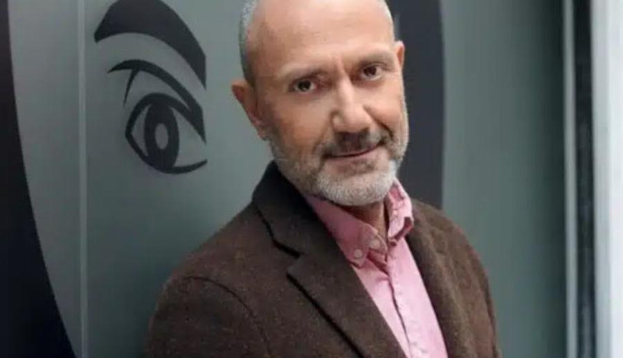 «Είμαι άθεος»: 10 διάσημοι Έλληνες που παραδέχτηκαν δημόσια ότι δεν πιστεύουν στον Θεό