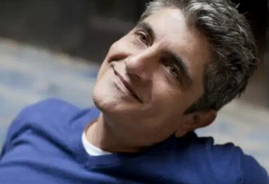 «Είμαι άθεος»: 10 διάσημοι Έλληνες που παραδέχτηκαν δημόσια ότι δεν πιστεύουν στον Θεό