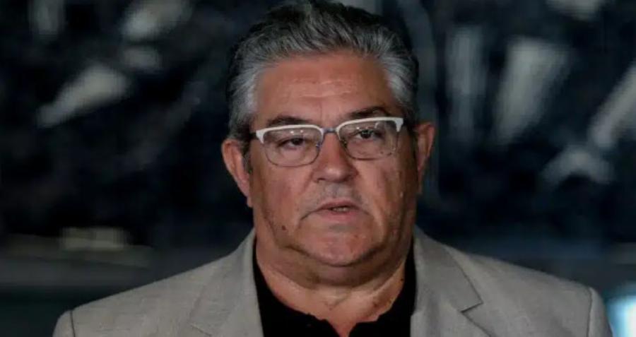 «Είμαι άθεος»: 10 διάσημοι Έλληνες που παραδέχτηκαν δημόσια ότι δεν πιστεύουν στον Θεό