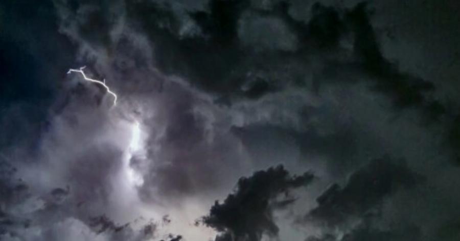 Ετοιμαστείτε, έρχεται πολλή βροχή: Έπεσαν έξω οι προβλέψεις, όλα τούμπα με τον καιρό με ισχυρές καταιγίδες