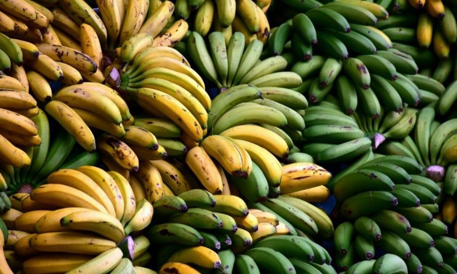 ΠΡΟΣΟΧH: Αν δείτε αυτά στηv μπανάνα, πετάξτε την, μην τη φάτε