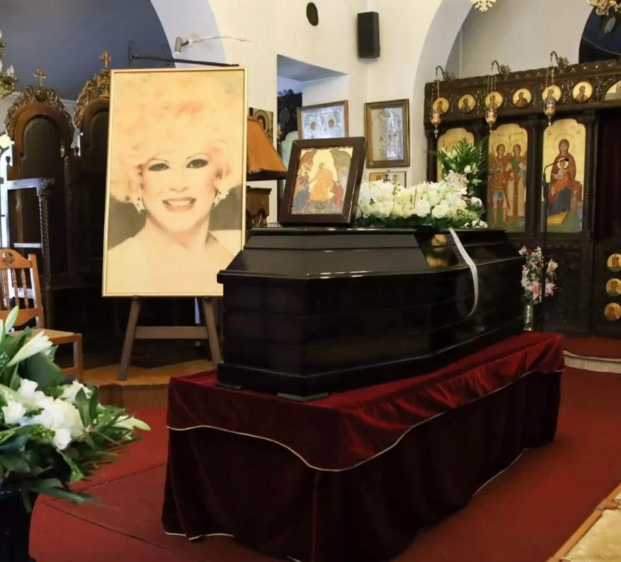 Στο φως η διαθήκη της Καίτης Γκρέυ: Ποιος είναι ο κύριος κληρονόμος της περιουσίας – Ψυχρολουσία στην οικογένεια