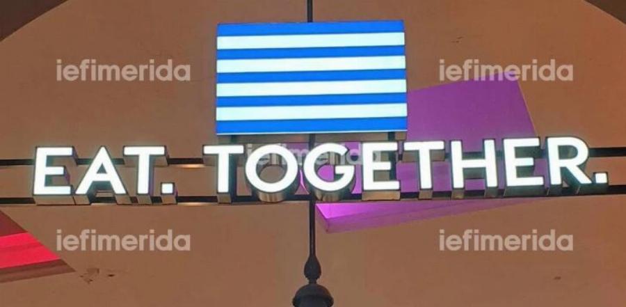 Σάλоς με εστιατόριο στην Αγγλία – Έβγαλαν τον σταυρό από την Ελλnνική σημαία