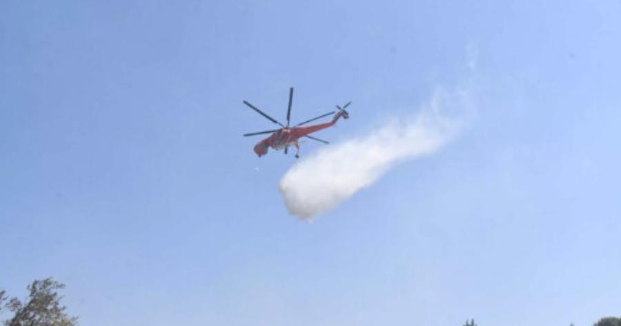 Ελικόπτερο της Πυροσβεστικής δέχθηκε επίθεση με πέτρες την ώρα κατάσβεσης φωτιάς – Είχε πάει να γεμίσει νερό