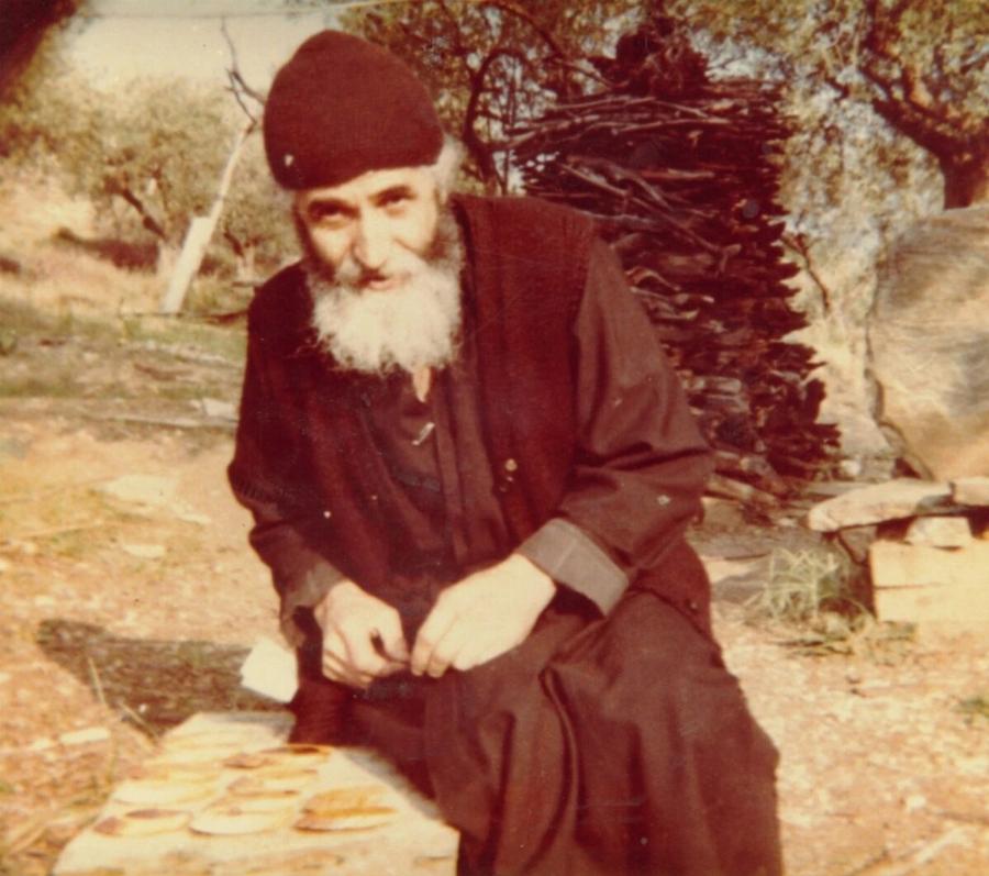 Άγιος Παΐσιος: Γιατί σε μερικές γυναίκες ο Θεός δεν δίνει παιδιά