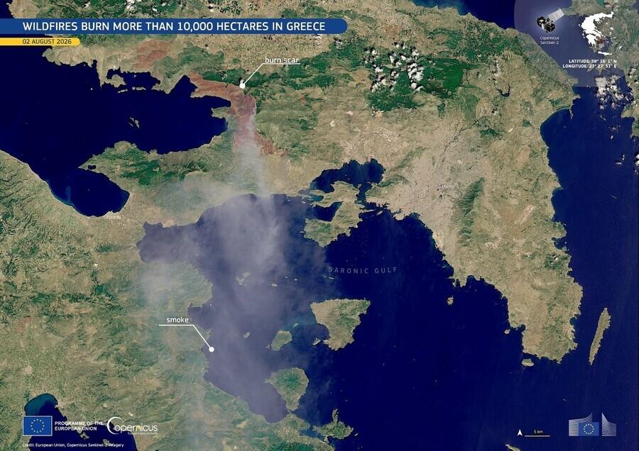 Εφιαλτική νύχτα: «Κόλαση» φωτιάς – Καίγονται σπίτια, εικόνες απελπισίας