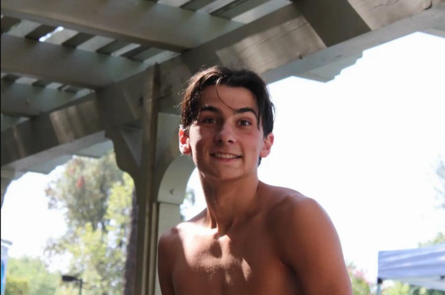 Είπε μόλις 6 λέξεις στον μπαμπά του και “βούτηξε” στο κενό: Τραγικά νέα για τον 14χρονο μαθητή, σε κατάσταση σοκ ο πατέρας