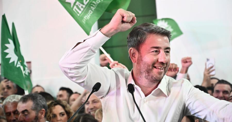 Μετά τον Νικόλα Φαραντούρη: Οι 4 νέες δυνατές μεταγραφές του ΠΑΣΟΚ με σφραγίδα Ανδρουλάκη