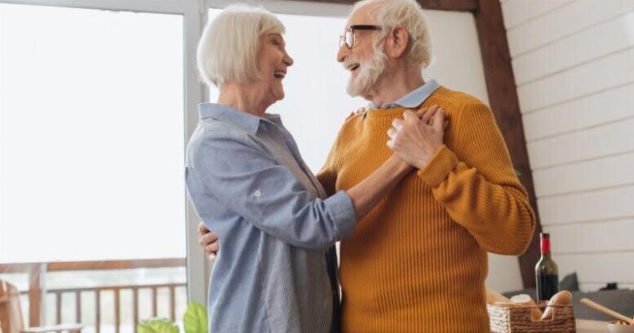 Έρχεται στην Αθήνα το 1ο σπίτι συγκατοίκησης ηλικιωμένων: Για συντροφιά και οικονομία – Να μην πάνε γηροκομείο