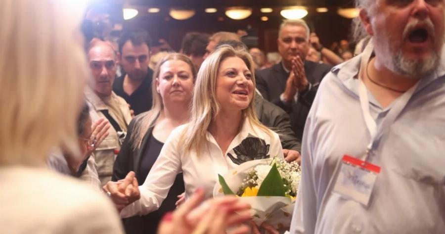 Αποθέωσαν την Καρυστιανού στην παρουσίαση του νέου κόμματός της