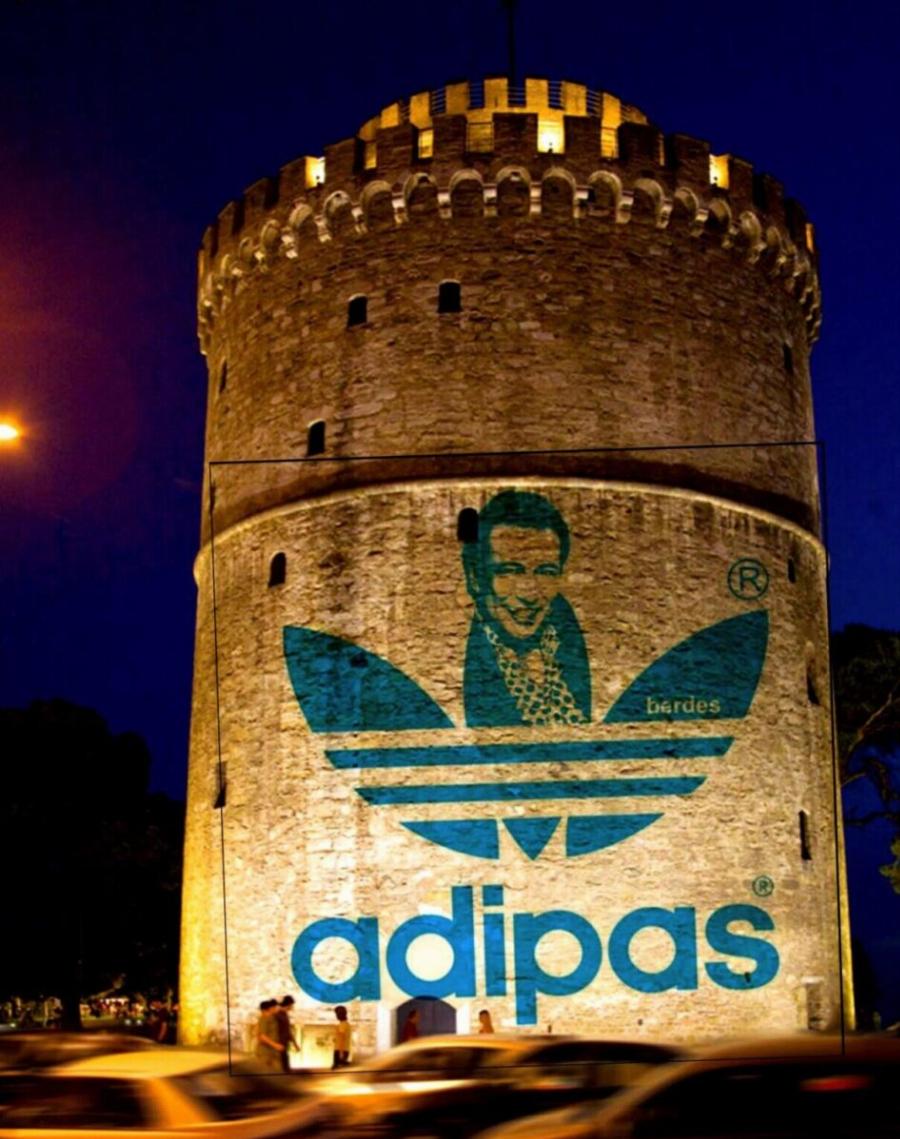 Μετά την Adidas και ο… Μάκης τα κοτόπουλα πάνω από την Ακρόπολη – Χαμός με εικόνες στα social media