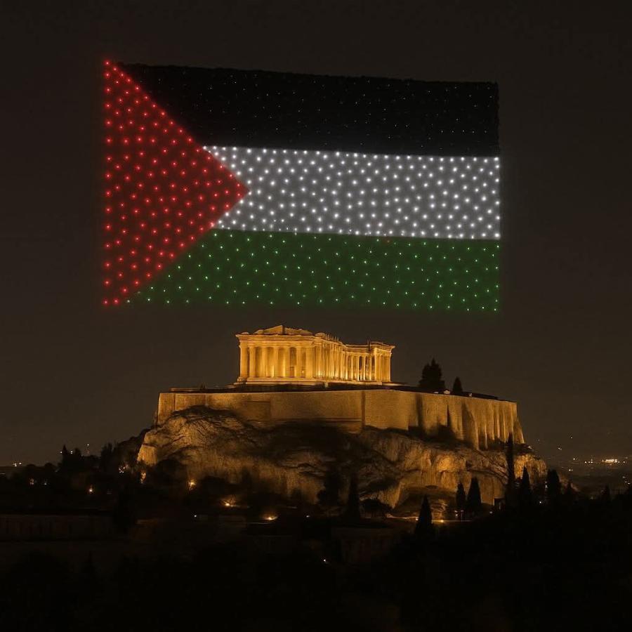 Μετά την Adidas και ο… Μάκης τα κοτόπουλα πάνω από την Ακρόπολη – Χαμός με εικόνες στα social media