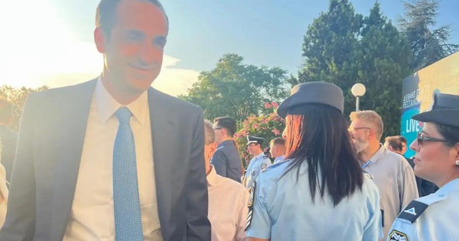 Παρουσία έκπληξη στην ομιλία Μητσοτάκη στη ΔΕΘ – Ραγδαίες πολιτικές εξελίξεις μετά από αυτό