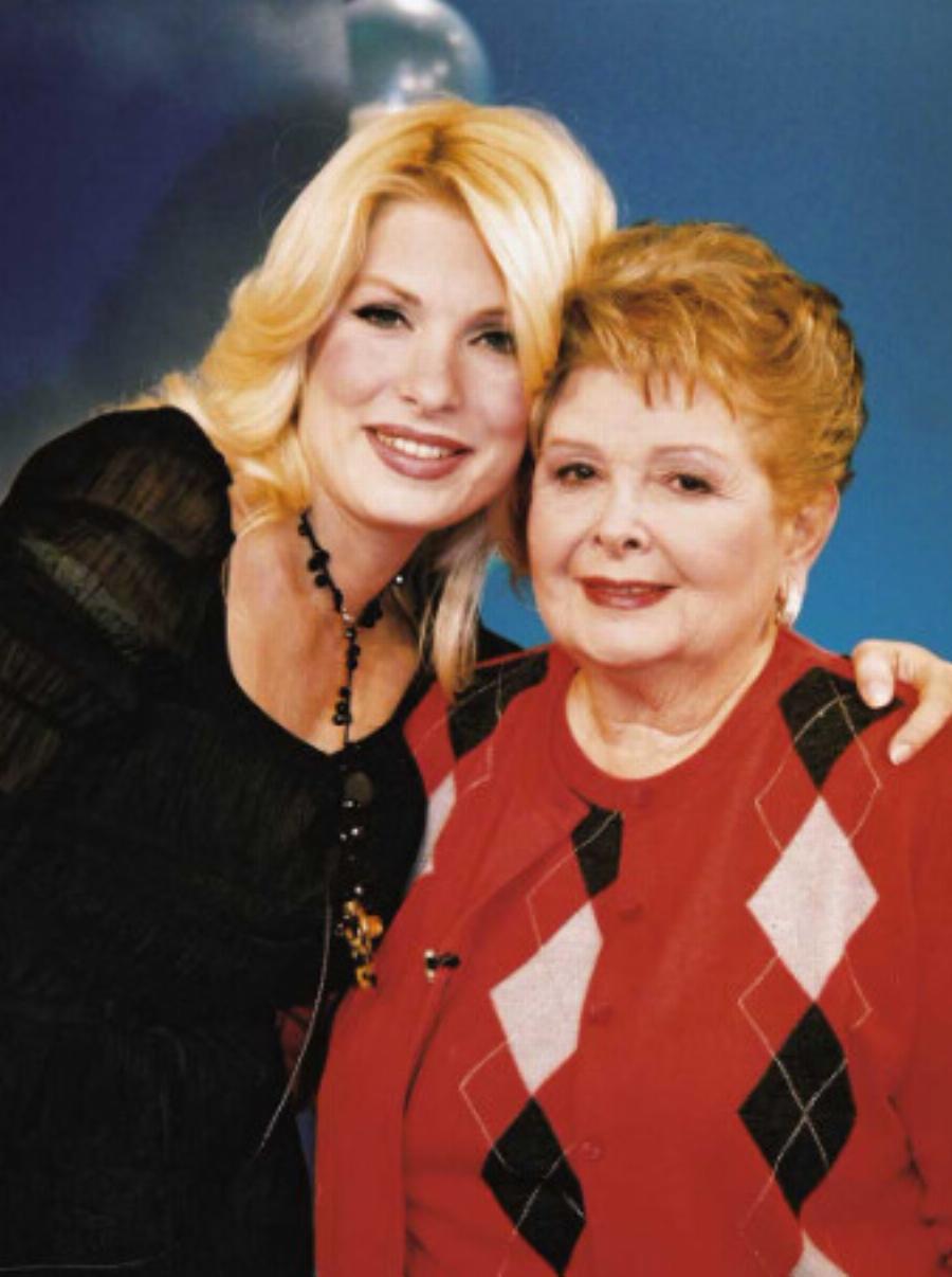 Γι’αυτό η Μενεγάκη δεν έδωσε ούτε συλληπτήρια ούτε πήγε στην κηδεία της – Όλη η αλήθεια ανάμεσα στην Ελένη Μενεγάκη και την Βέφα Αλεξιάδου