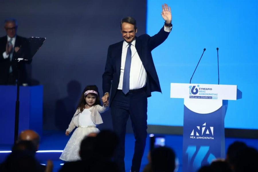 Ποια είναι η μικρή Ειρήνη που έκλεψε την παράσταση στο συνέδριο της ΝΔ