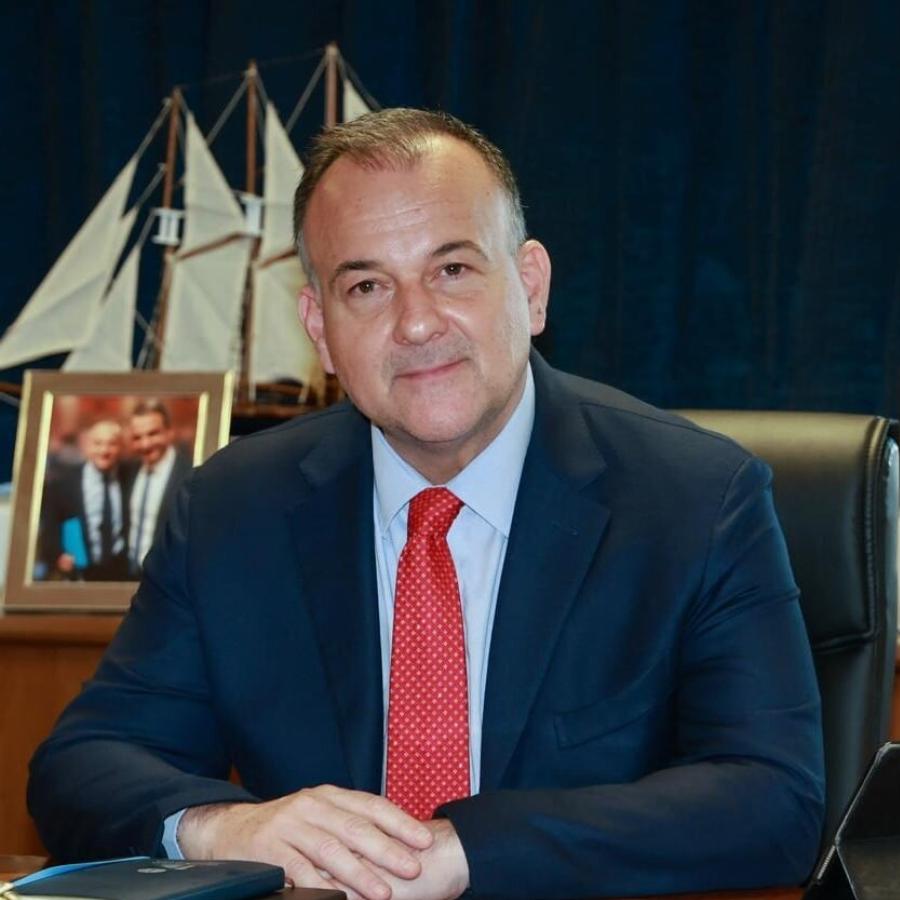 Ποια είναι η μικρή Ειρήνη που έκλεψε την παράσταση στο συνέδριο της ΝΔ