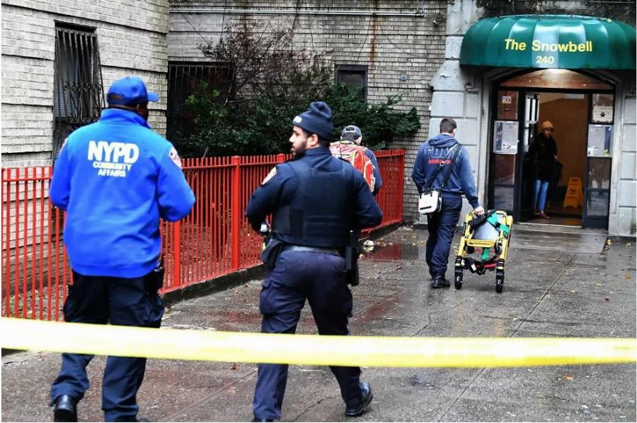 Βγήκε από το μπάνιο και βρήκε νεκpά τα πεντάχρονα δiδυμα παıδιά της: Μuστήριο με την αιτiα θaνάτου