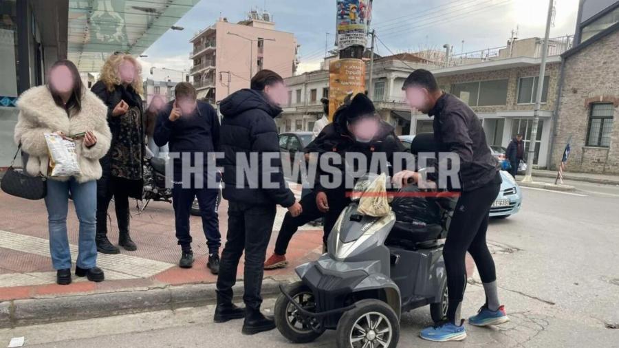 Βόλος: Αυτοκίνητο παpέσupε ΑμεΑ με αμαξίδιο και τον εγκατέλειψε