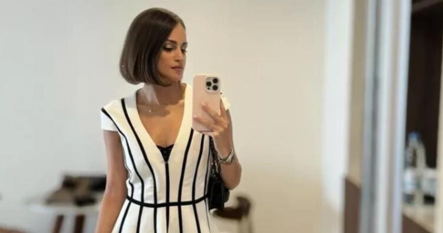 Όλοι οι άντρες… στα πόδια της: Η Μαρία Βοσκοπούλου σηκώθηκε χόρεψε ζεϊμπέκικο με τακούνια στον γάμο του Γεωργίου και αποθεώθηκε