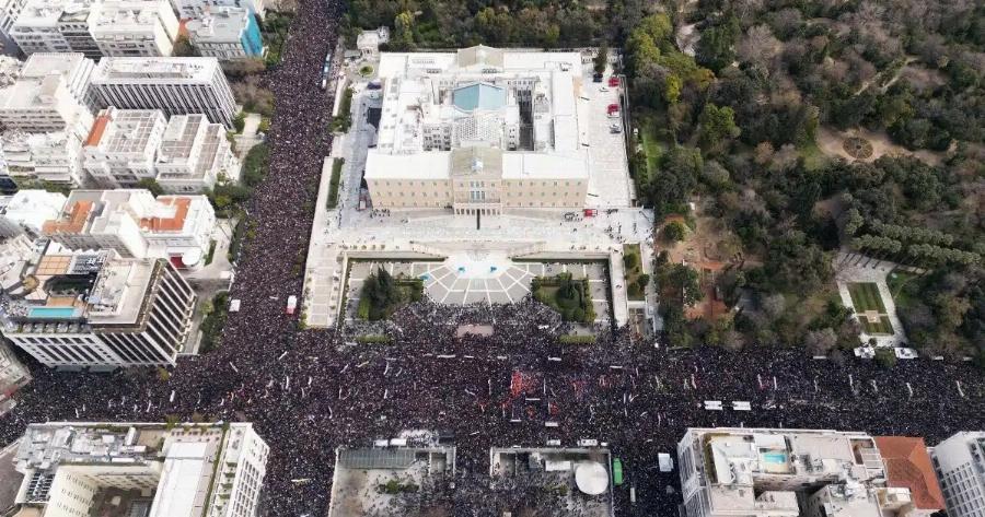 Συγκέντρωση – Μαμούθ στην Αθήνα: Ανακοίνωσαν πόσοι διαδηλωτές τίμησαν τα Τέμπη και «τpέμει» όλη η Βουλή