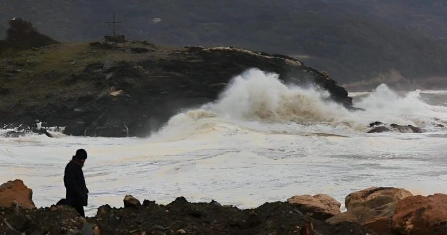 Γιατί ο Θεός αργεί ν’ ακούσει τις προσευχές μας
