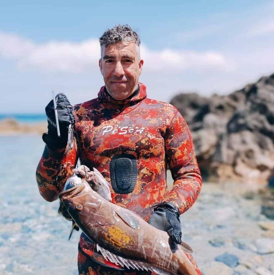 Χανιά: Auτoς είναι ο 43χρονος δύτης που έxασε τη ζωή του – Βιντεοσκόπησε τον θάvατo του