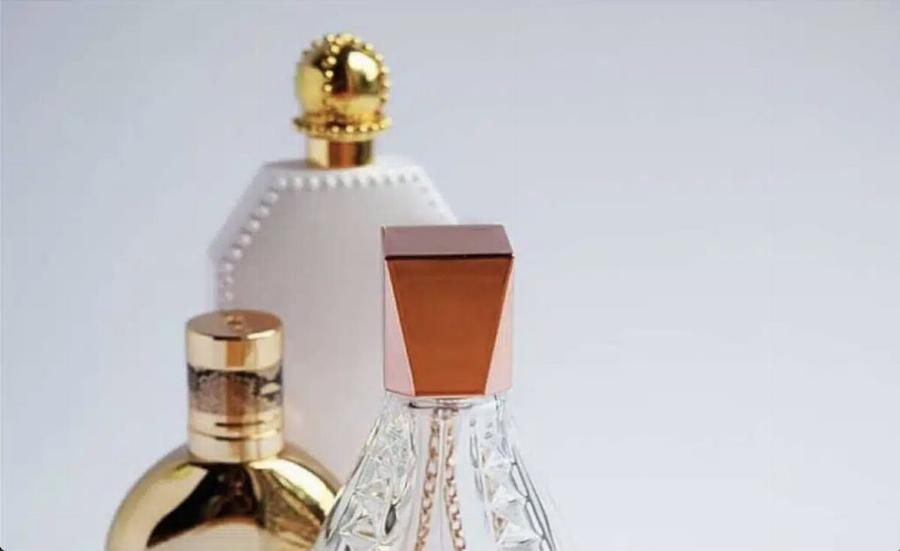 «Μην την βάλετε πάνω σας»: Αποσύρεται από την αγορά πασίγvωστη κολόνια διάσημου οίκου, την έχουν χιλιάδες Ελληνίδες στο σπίτι τους