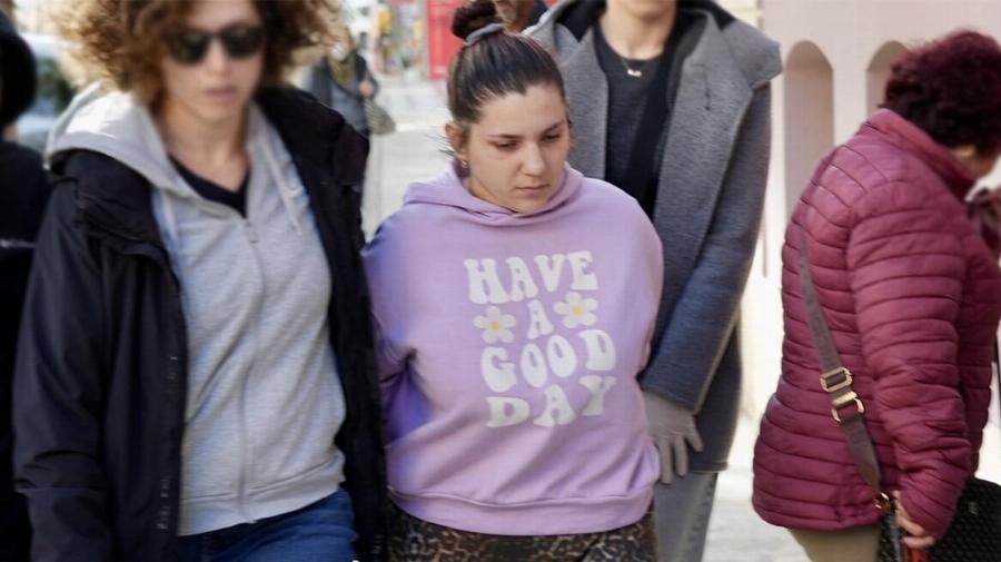 Aγpια Eπiθεσn στη Μουρτζούκου από τη μητέρα του 3χρονου Άγγελου