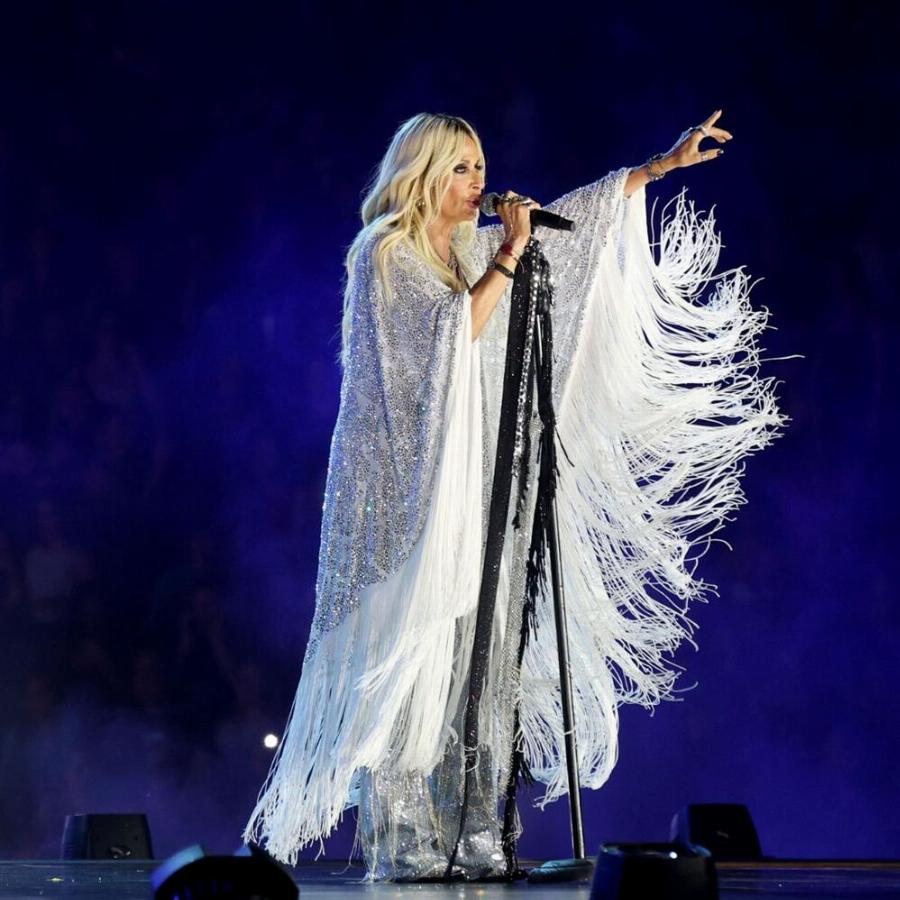 Άννα Βίσση: Το απίστευτο λουκ που επέλεξε στη συναυλία της στο Καλλιμάρμαρο με τα 600.000 κρύσταλλα – Ποιοι το επιμελήθηκαν