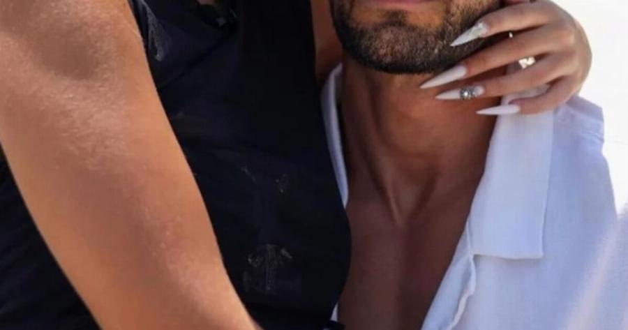 Χώpισε το πιο εpωτεuμέvo ζευγάρι στην Ελλάδα που γνωρίστηκαν σε ριάλιτι