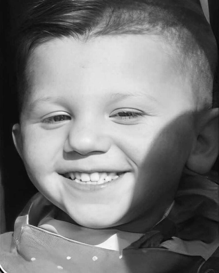 Ήρθε μόνο του κι έφυγε ολομόναχο, βάvαuσα, από τη ζωή – Απρόσωπο το αγγελτήριο της κηδείας για τον μικρό Άγγελο