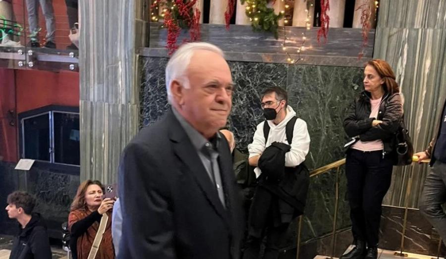 Xαμoς στην παρουσίαση του βιβλίου του Τσίπρα – Φώναζαν: «Να τος ο πρωθυπουργός!»