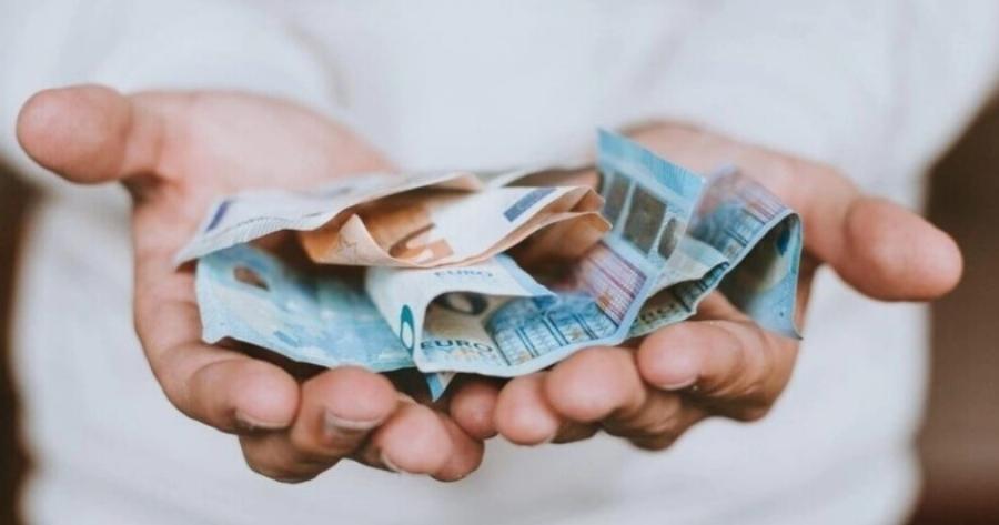 Ανακοινώθηκε επιταγή ακριβείας για πάνω από 1 εκατομμύριο δικαιούχους: Οι 4 ομάδες που θα πάρουν «ζεστό» χρήμα