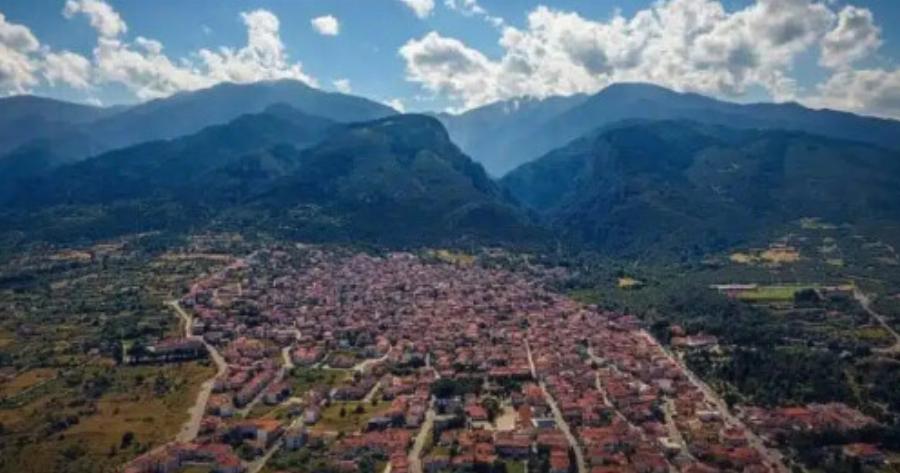 Έψαχναν «αγνοούμενο» στον Όλυμπο και βρέθηκε να πίνει καφέ στην πλατεία Λιτοχώρου