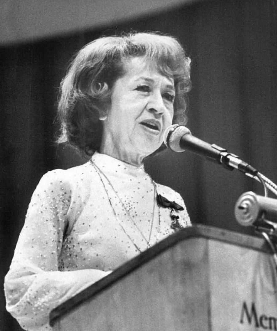 Η γυναίκα που προέβλεψε την 11η Σεπτεμβρίου και τη δoλoφoviα Κένεντι, προειδοποιεί τώρα για το 2025 – Πρόβλεψη ΣOK