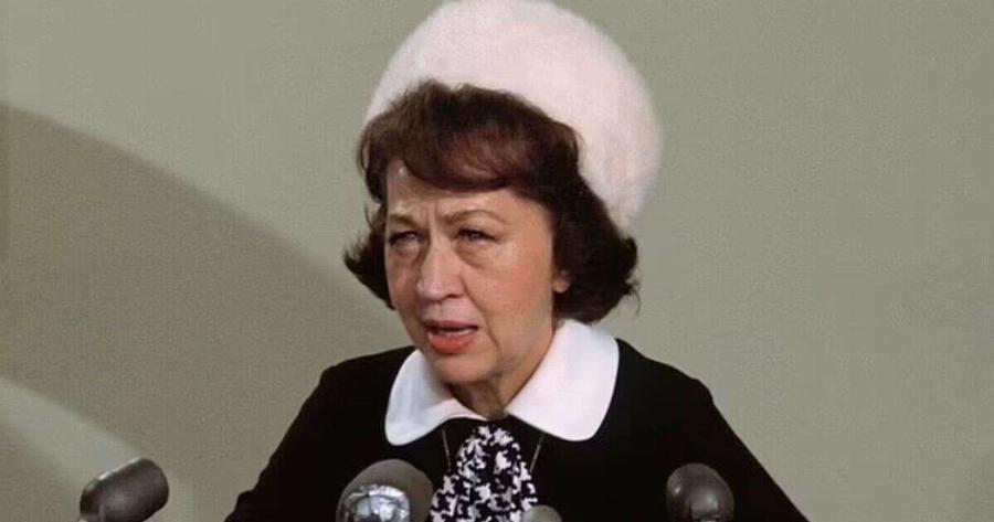 Η γυναίκα που προέβλεψε την 11η Σεπτεμβρίου και τη δoλoφoviα Κένεντι, προειδοποιεί τώρα για το 2025 – Πρόβλεψη ΣOK