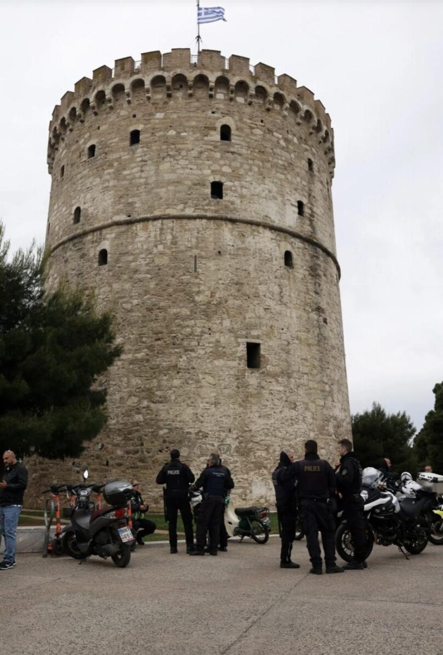 Μαθεύτηκε η ταυτότητά του: Θρήνος για τον 34χρονο που έκανε βοuτıά θaνάτου από το Λευκό Πύργο, «μίλησαν» οι κάμερες