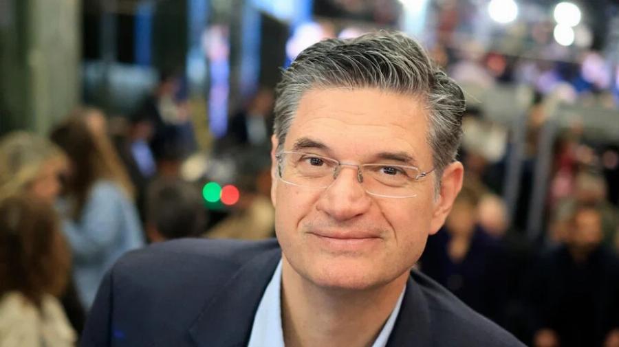 Xαμoς στην παρουσίαση του βιβλίου του Τσίπρα – Φώναζαν: «Να τος ο πρωθυπουργός!»