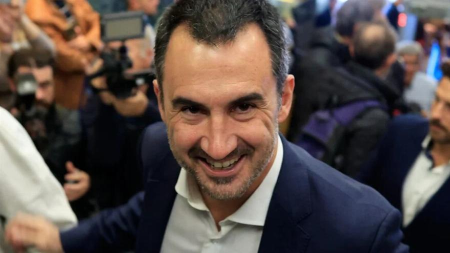 Xαμoς στην παρουσίαση του βιβλίου του Τσίπρα – Φώναζαν: «Να τος ο πρωθυπουργός!»