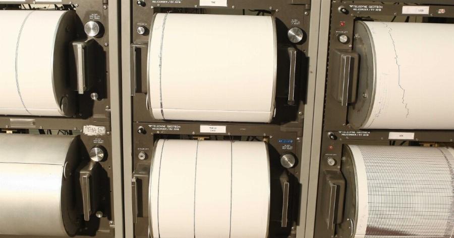 ΕΚΤΑΚΤΟ: ΙΣΧΥΡΟΣ ΣΕΙΣΜΟΣ ΤΩΡΑ ΣΤΗ ΧΩΡΑ ΜΑΣ – ΣΤΟΥΣ ΔΡΟΜΟΥΣ ΜΕΣΑ ΣΤΗ ΝΥΧΤΑ ΟΙ ΚΑΤΟΙΚΟΙ